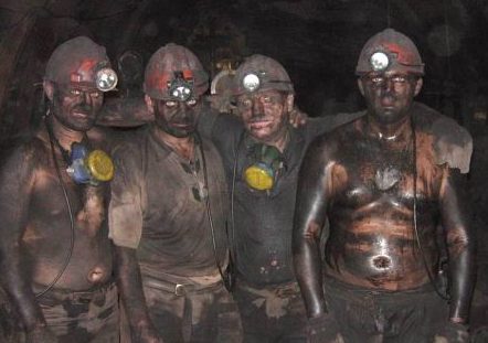 Взбудораженные шахтеры выложили голые концы - порно фото