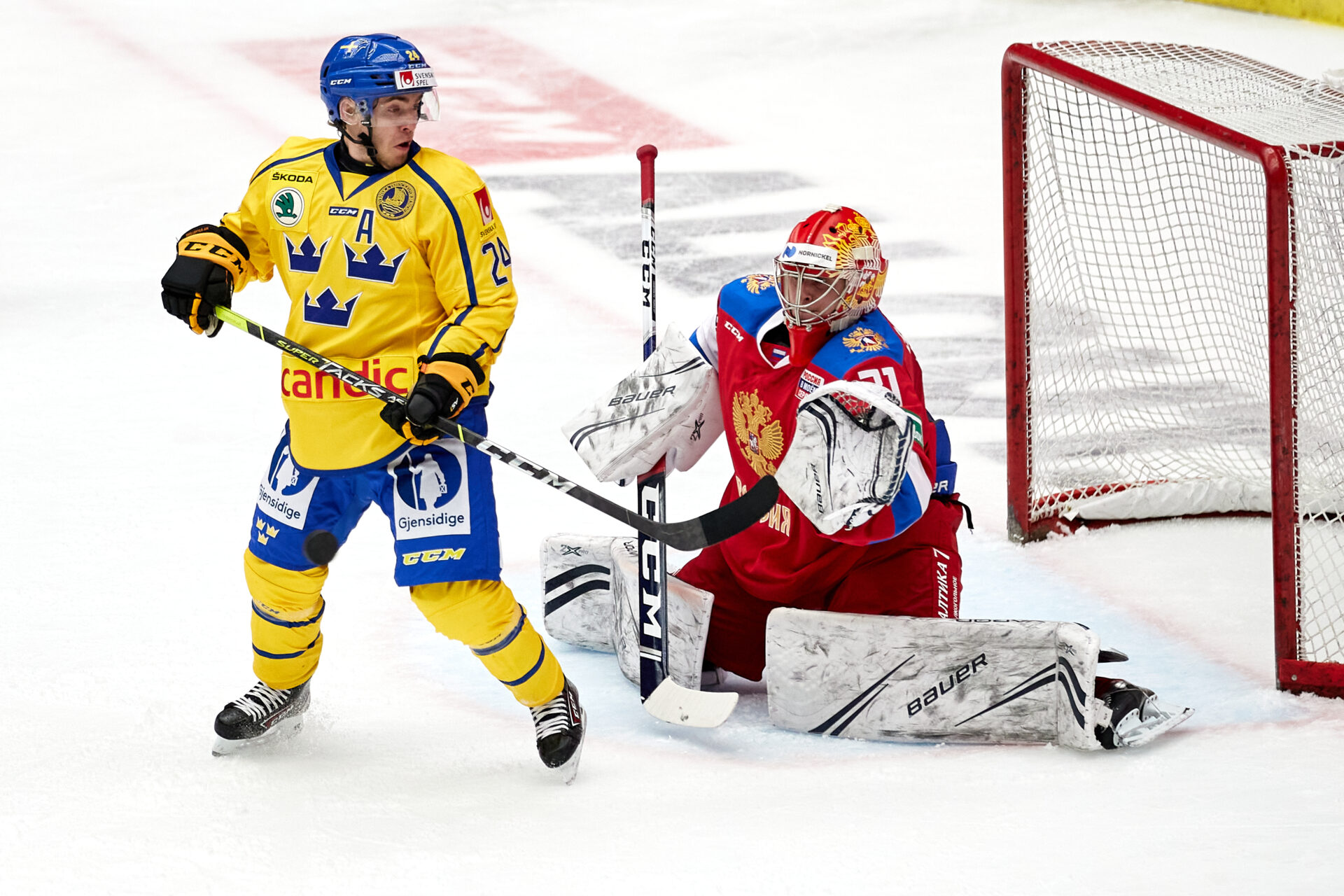 Матч хоккея швеция. Россия Швеция хоккей. Шведы Россия хоккей. Россия 2-1 Швеция хоккей. Сборная Швеции хоккей.