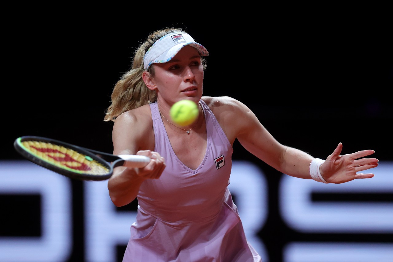 Александрова обыграла Соболенко в финале турнира в Хертогенбосе