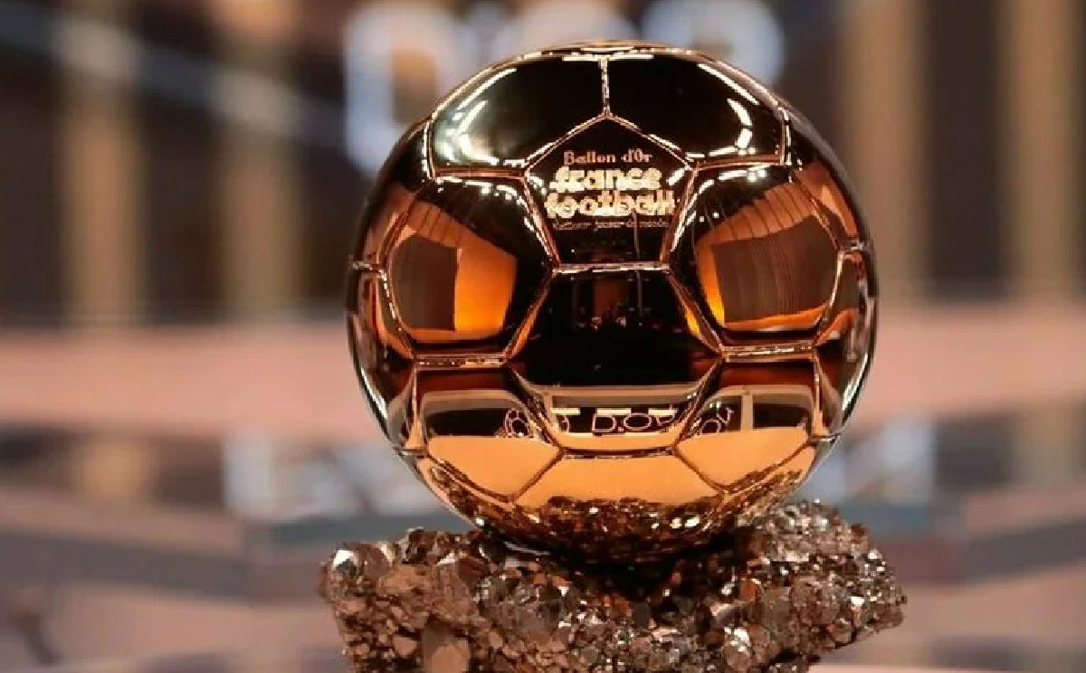 Золотой мяч France Football 2022. Месси золотой мяч 2022. Ballon d'or 2022. Золотой мяч France Football 2023.