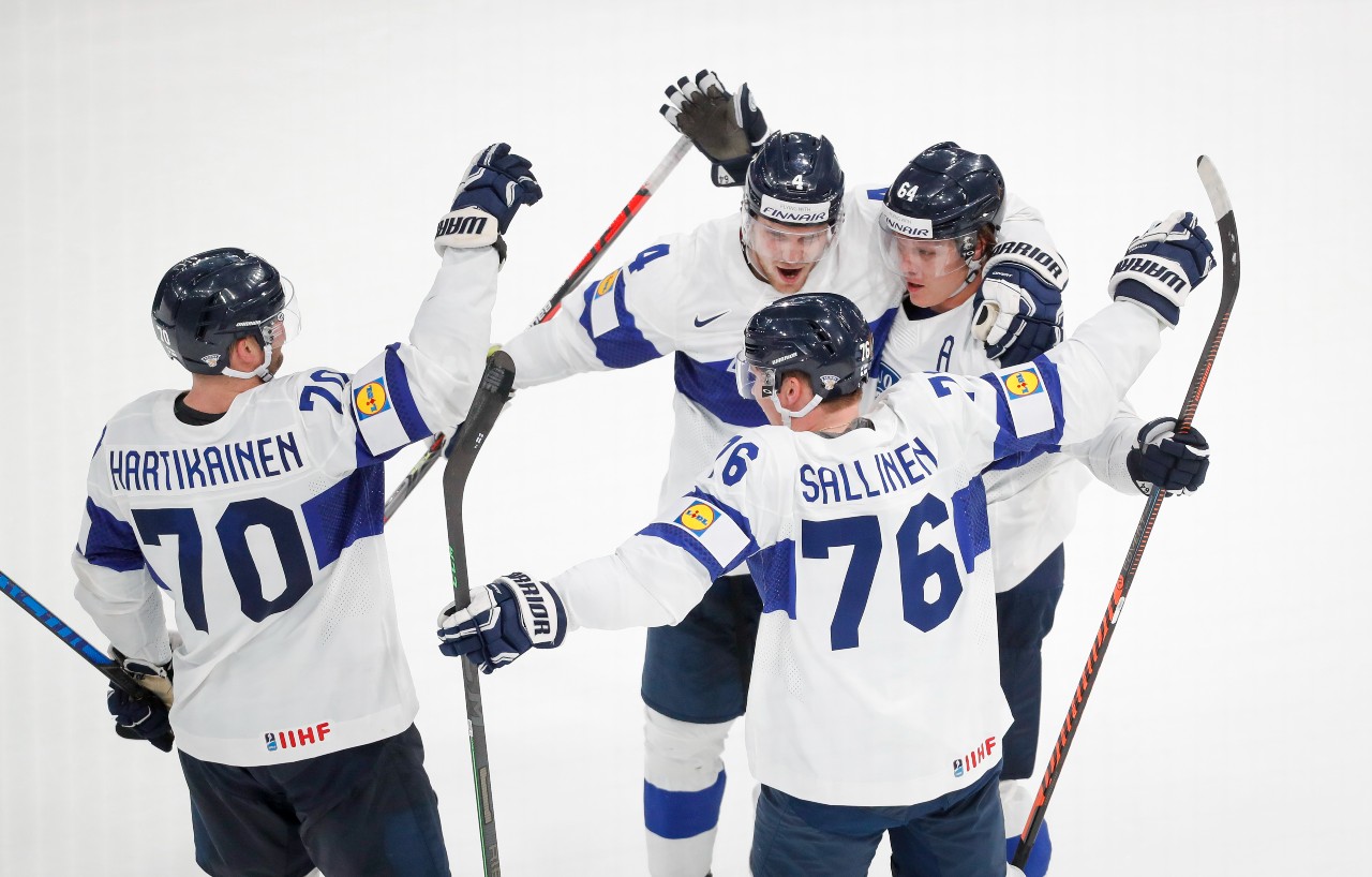 Финляндия уверенно победила Чехию и заняла первое место в группе