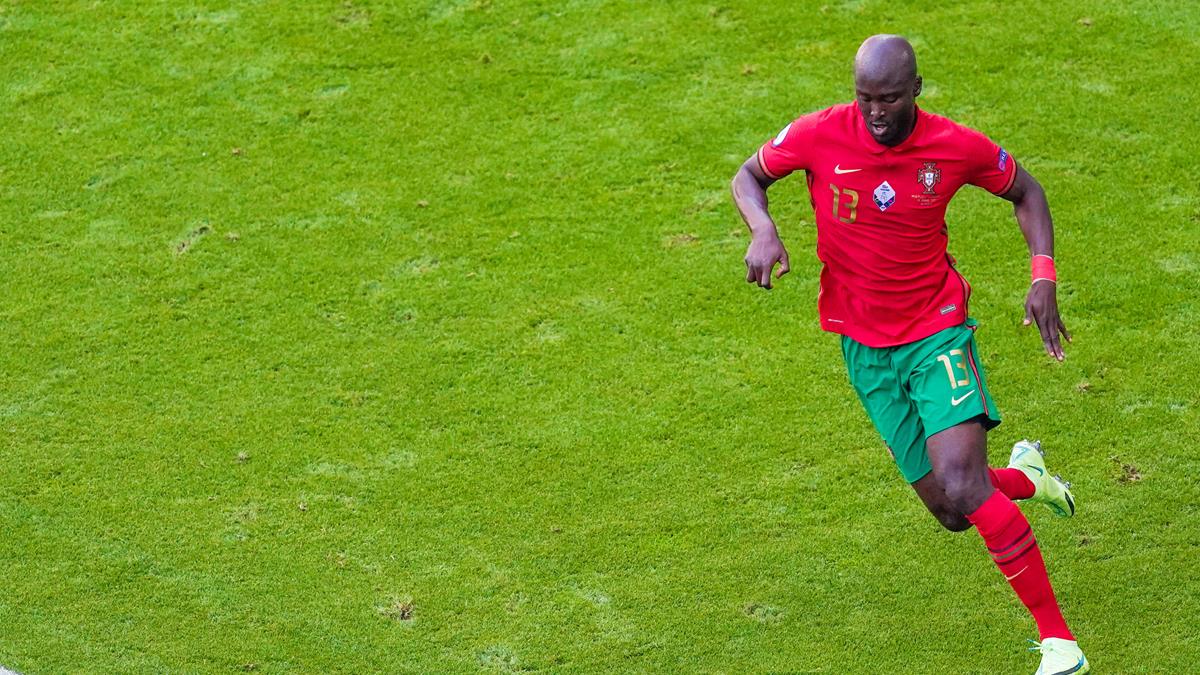 «Это был не день сборной Португалии». Данило – о поражении в матче со Швейцарией