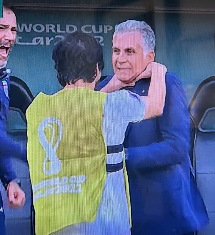 Экс-форвард «Зенита» Азмун начал душить тренера сборной Ирана после гола на ЧМ-2022 (фото)
