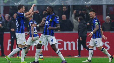 «Милан» дрался, «Интер» забивал! Черно-синие впервые оформили скудетто в дерби и стали 20-кратными чемпионами Италии